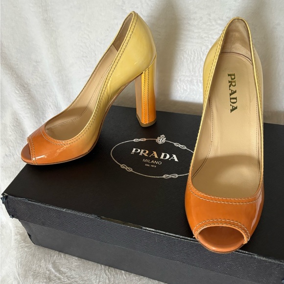 Prada Women’s pumps. Size 36 but fits size 6-6.5. - Picture 2 of 7